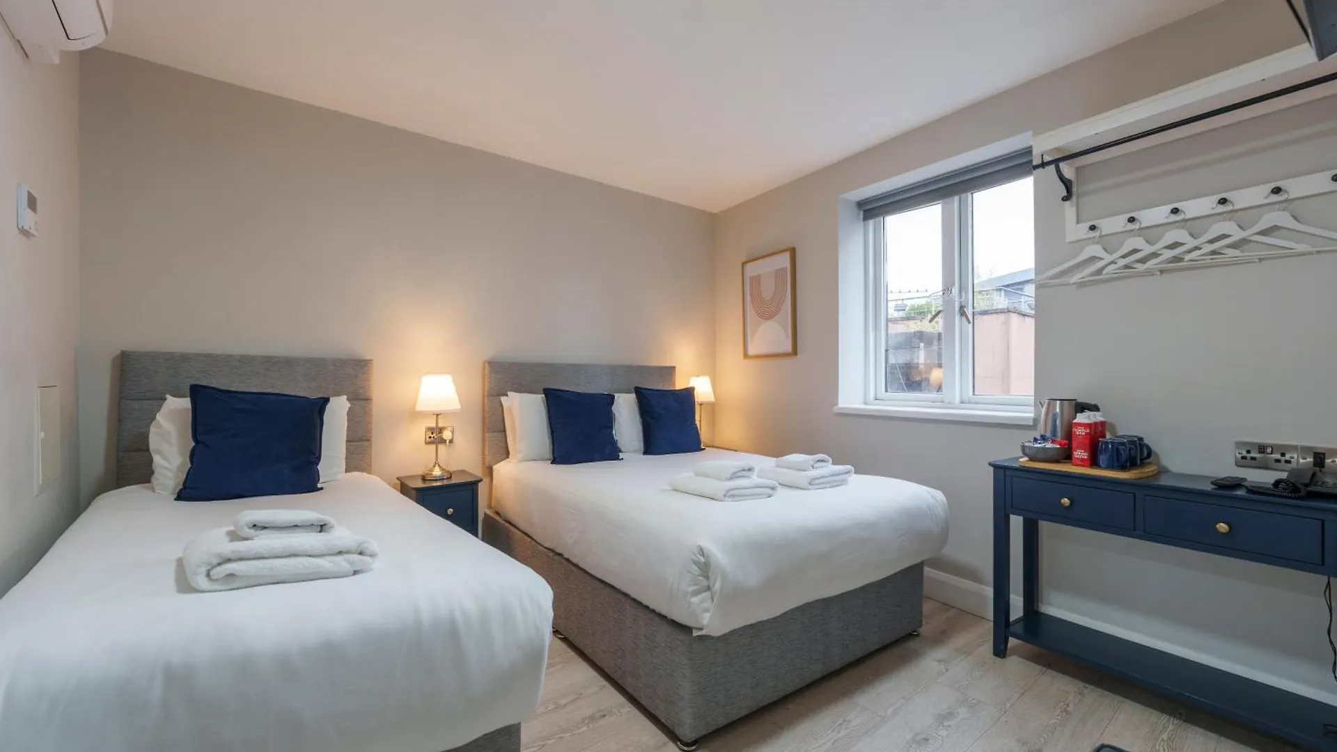 ***  The Temple Bar Lane Hotell Dublin Irland